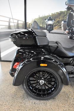 2025 HARLEY-DAVIDSON FLHTCUTG TRI GLIDE U/CLC 114
