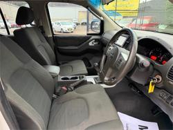 2013 NISSAN NAVARA ST (4x4)