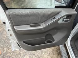 2013 NISSAN NAVARA ST (4x4)