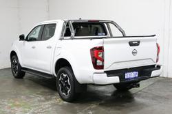 2022 Nissan Navara ST-X