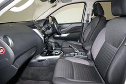 2022 Nissan Navara ST-X