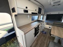 2024 JB Caravans Scorpion Sting Air 21'6 Rd Club