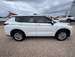 2022 Mitsubishi Outlander ES ZM MY22.5 White