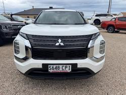 2022 Mitsubishi Outlander ES ZM MY22.5 White