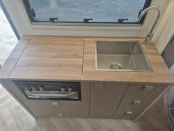 2025 New Age Caravans Manta Ray Mr16er