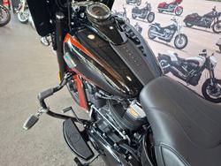 2025 HARLEY-DAVIDSON FLHC HERITAGE CLASSIC (117)