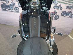 2025 HARLEY-DAVIDSON FLHC HERITAGE CLASSIC (117)