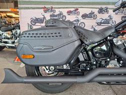 2025 HARLEY-DAVIDSON FLHC HERITAGE CLASSIC (117)