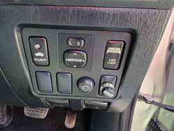 2013 Toyota Hilux SR5