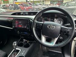 2020 Toyota Hilux SR5