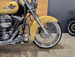 2017 HARLEY-DAVIDSON FLSTC HERITAGE SOFTAIL CLASSIC
