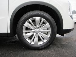 2025 Mitsubishi Outlander ES