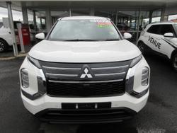 2025 Mitsubishi Outlander ES