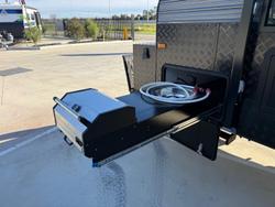 2025 JB Caravans Gator X Ev 17'10