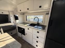 2025 JB Caravans Gator X Ev 17'10