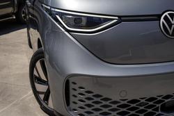 2025 Volkswagen ID. Buzz Pro BEV560
