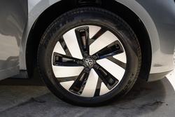 2025 Volkswagen ID. Buzz Pro BEV560