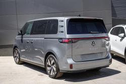 2025 Volkswagen ID. Buzz Pro BEV560