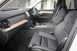 2025 Volvo XC90 Plus B5 Bright