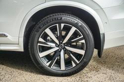2025 Volvo XC90 Plus B5 Bright
