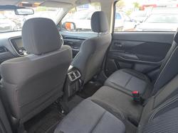 2019 Mitsubishi Outlander ES