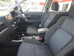 2019 Mitsubishi Outlander ES