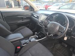 2019 Mitsubishi Outlander ES