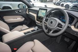 2025 Volvo XC60 Plus B5 Bright