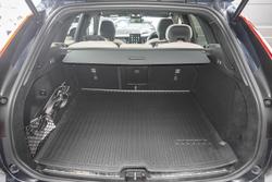 2025 Volvo XC60 Plus B5 Bright
