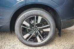 2025 Volvo XC60 Plus B5 Bright
