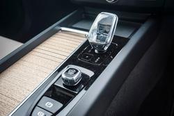 2025 Volvo XC60 Plus B5 Bright