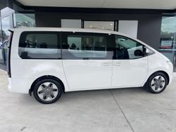 2025 Hyundai STARIA