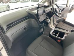 2025 Hyundai STARIA