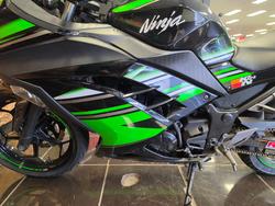 2016 Kawasaki NINJA 300 GREEN