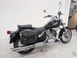 2013 Suzuki VL250 (LC250 INTRUDER) Black