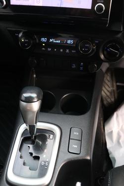 2022 Toyota Hilux SR5