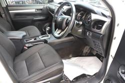 2022 Toyota Hilux SR5