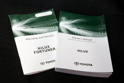 2022 Toyota Hilux SR