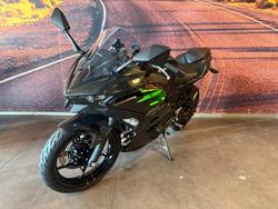 2025 Kawasaki Ninja 500 (EX500G) Ninja Black