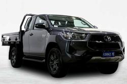 2025 Toyota Hilux SR