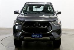 2025 Toyota Hilux SR