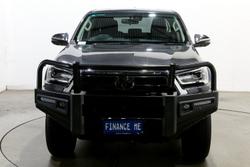 2023 Toyota Hilux SR5