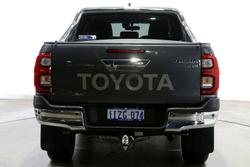2023 Toyota Hilux SR5