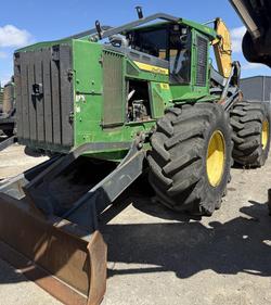 2016 John Deere 648L Green