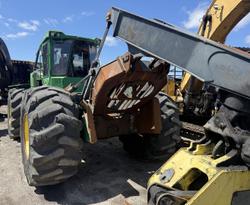 2016 John Deere 648L Green