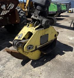 2016 John Deere 648L Green