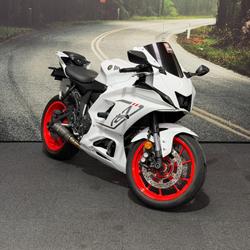 2023 Yamaha YZF-R7LA White