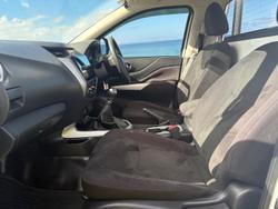 2019 Nissan Navara RX