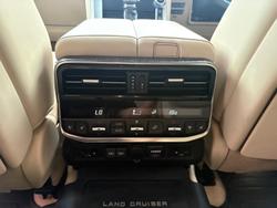 2023 Toyota Landcruiser Sahara ZX