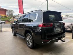 2023 Toyota Landcruiser Sahara ZX